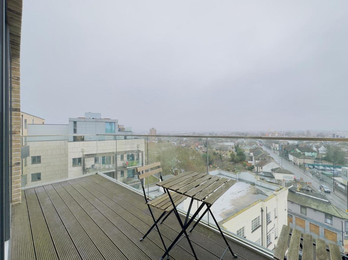 Luxurious Comfy Penthouse - Steps To East Croydon Train Station - Views Exterior foto